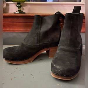 Lotta From Stockholm Emma Clog Boots in black suede